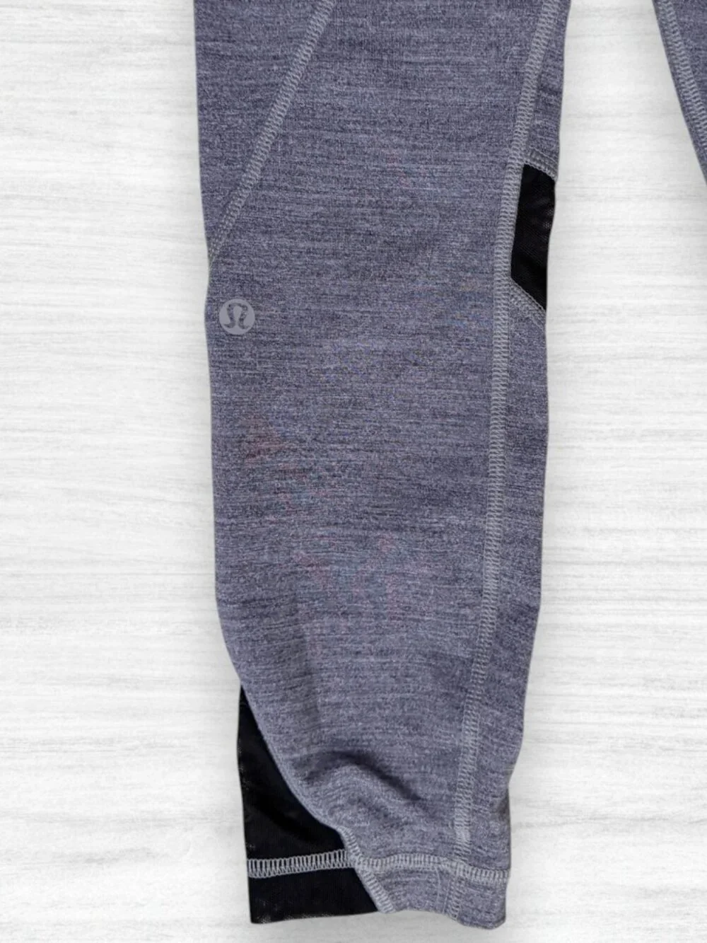Lululemon Inspire Tight II Gray Leggings Size 6 Zip Pocket Mesh Cropped Workout